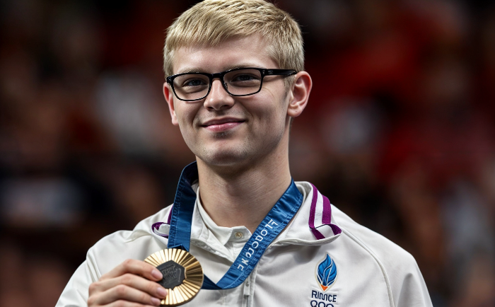 Félix Lebrun, 17 ans et déjà dans l'histoire : le prodige français décroche le bronze olympique en tennis de table