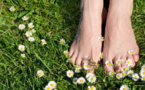 Earthing : et s'il suffisait de marcher pieds nus sur la Terre pour aller mieux ?